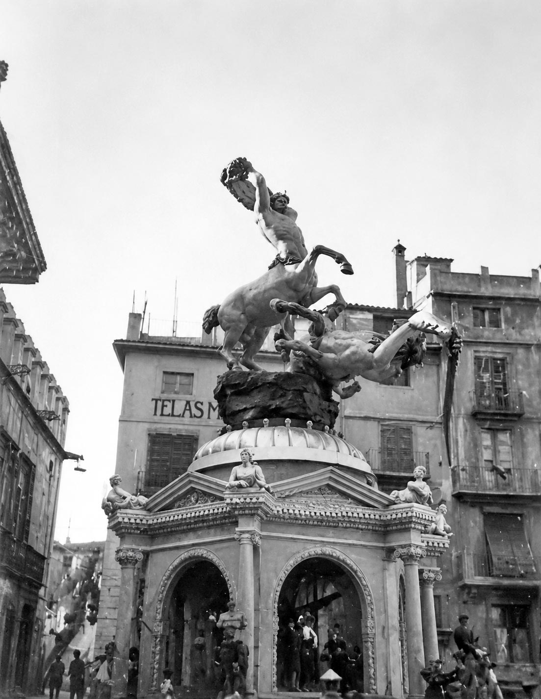 1958-Plaça-del-Doctor-Collado_BiN_GPT