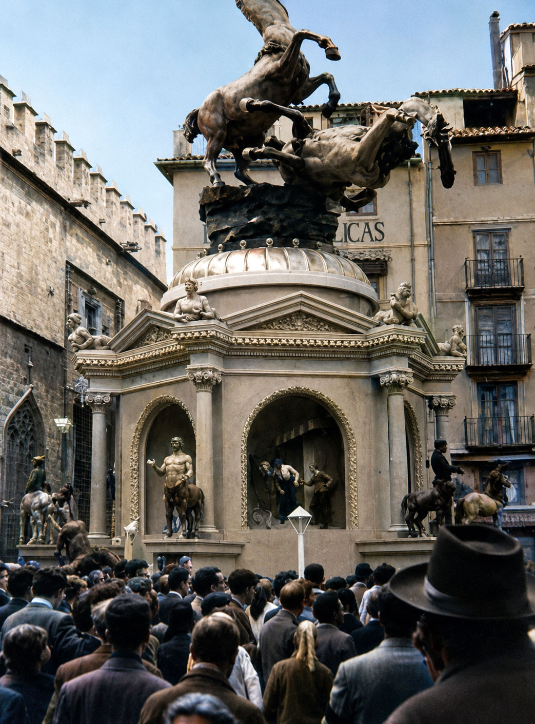 1958-Plaça-del-Doctor-Collado_Foto-BiN_Color_GPT